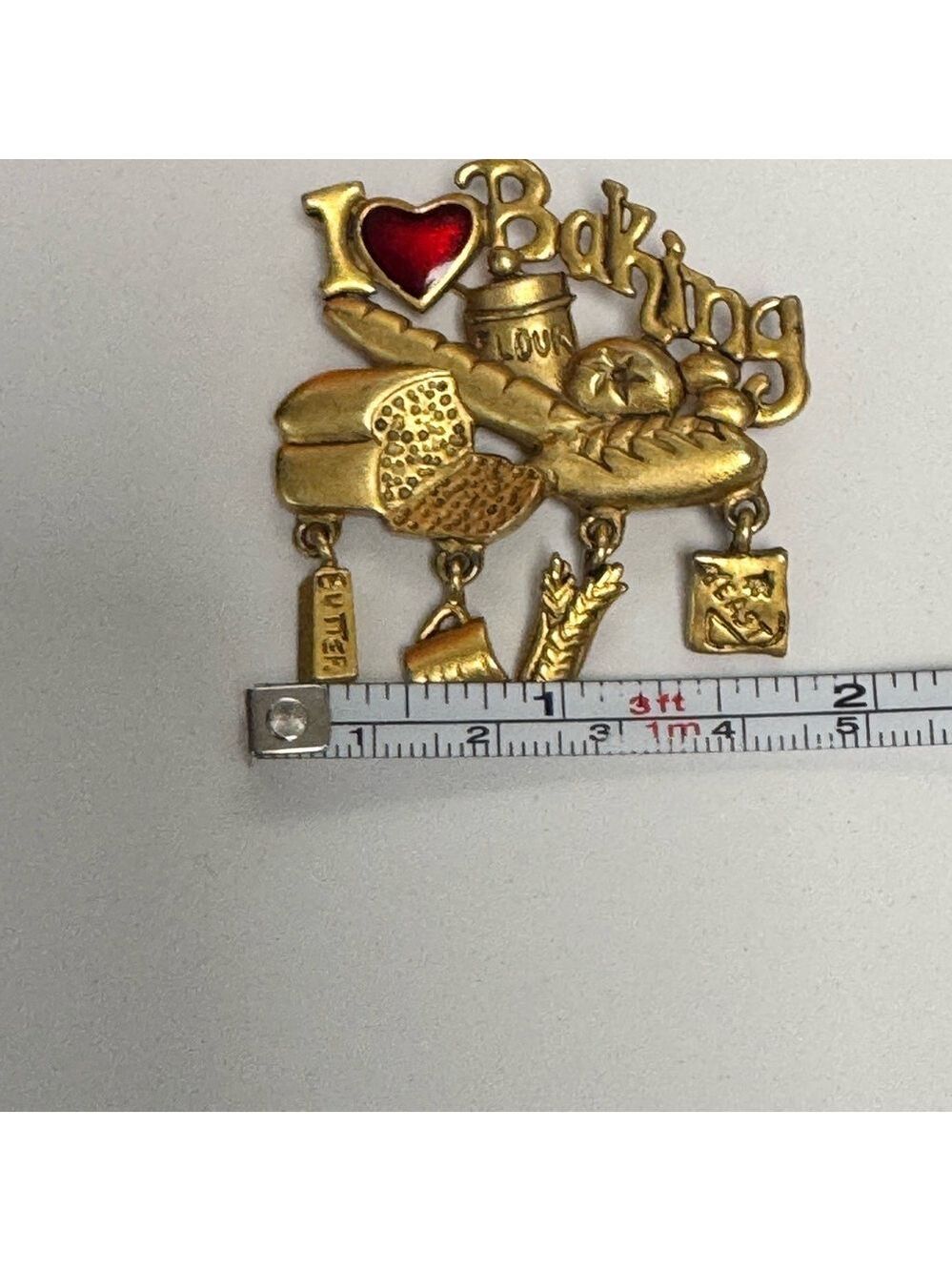 Vintage Danecraft I Love Baking Gold Tone Lapel Brooch with Charms. - Picture 4 of 5